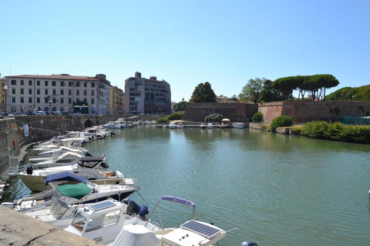 Appartamento Centro Citta Free Private Car Parking Livorno Luaran gambar